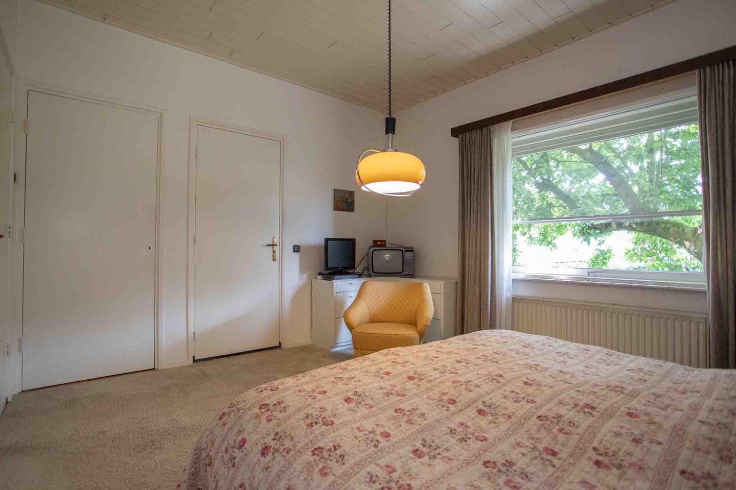 Foto 44 van Burgemeester J.C. van den Bergplein 2-A