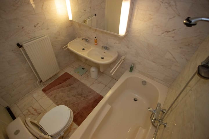 Photo 49 of Burgemeester J.C. van den Bergplein 2-A