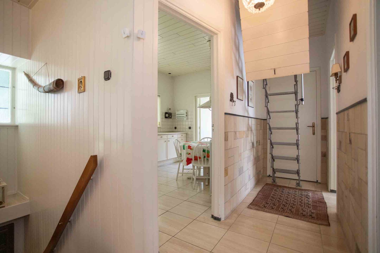 Foto 50 van Burgemeester J.C. van den Bergplein 2-A