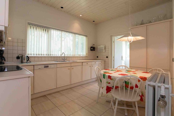 Photo 52 of Burgemeester J.C. van den Bergplein 2-A