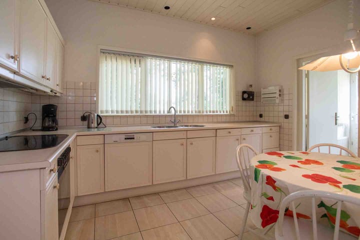 Photo 53 of Burgemeester J.C. van den Bergplein 2-A