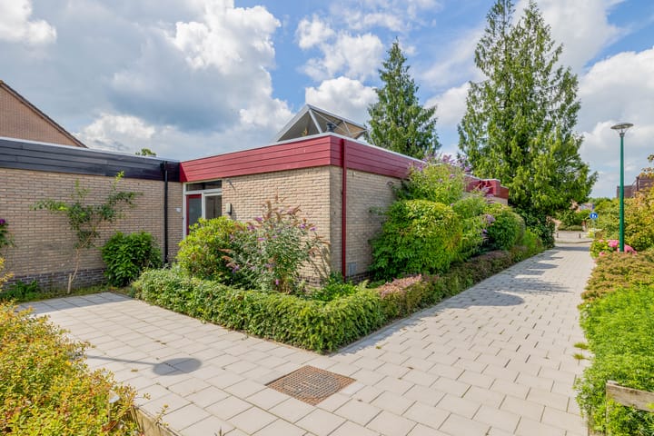 Foto 1 van Emmalaan 54