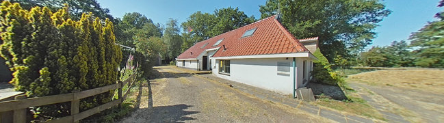 Bekijk 360° foto van Achtertuin met parkeerterrein van Stateheide 24