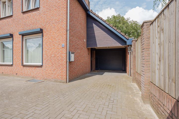 Bekijk foto 40 van Mathijs Claassensstraat 25