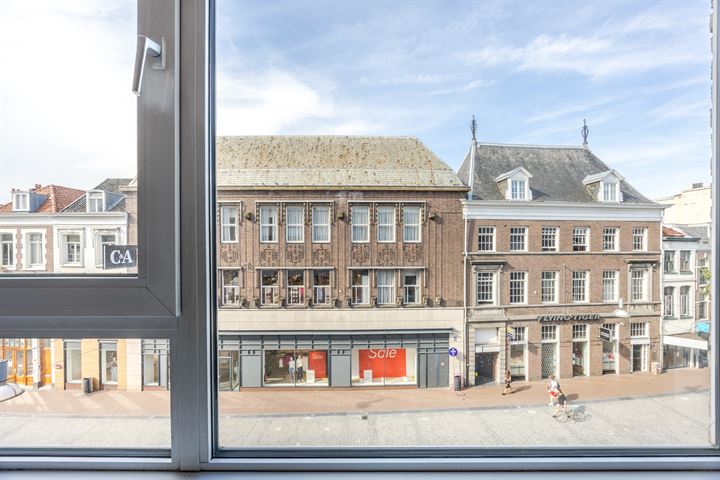 Bekijk foto 4 van Burchtstraat 102