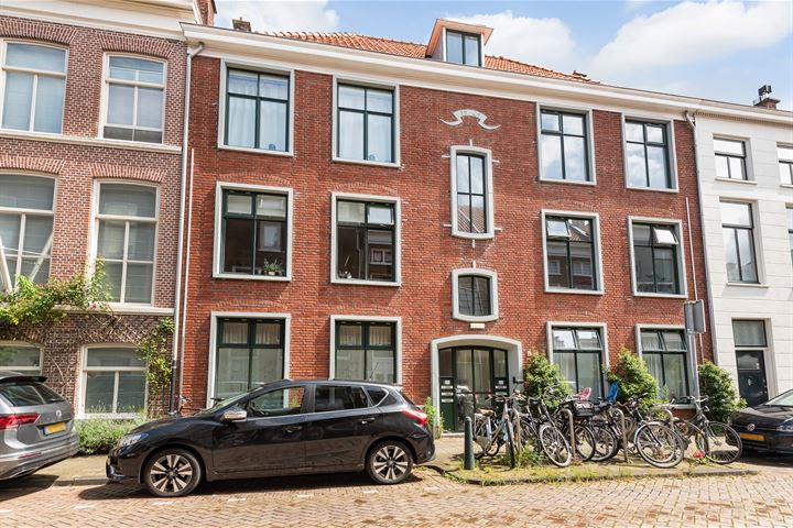 Bekijk foto 1 van De Ruijterstraat 57-A