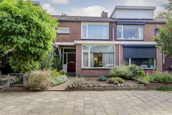 Bekijk foto 1 van Saffierstraat 30