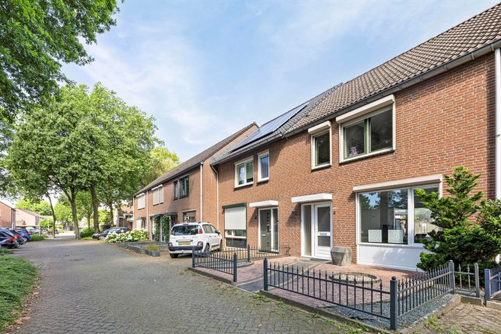 Bekijk foto 26 van Anjelierstraat 8