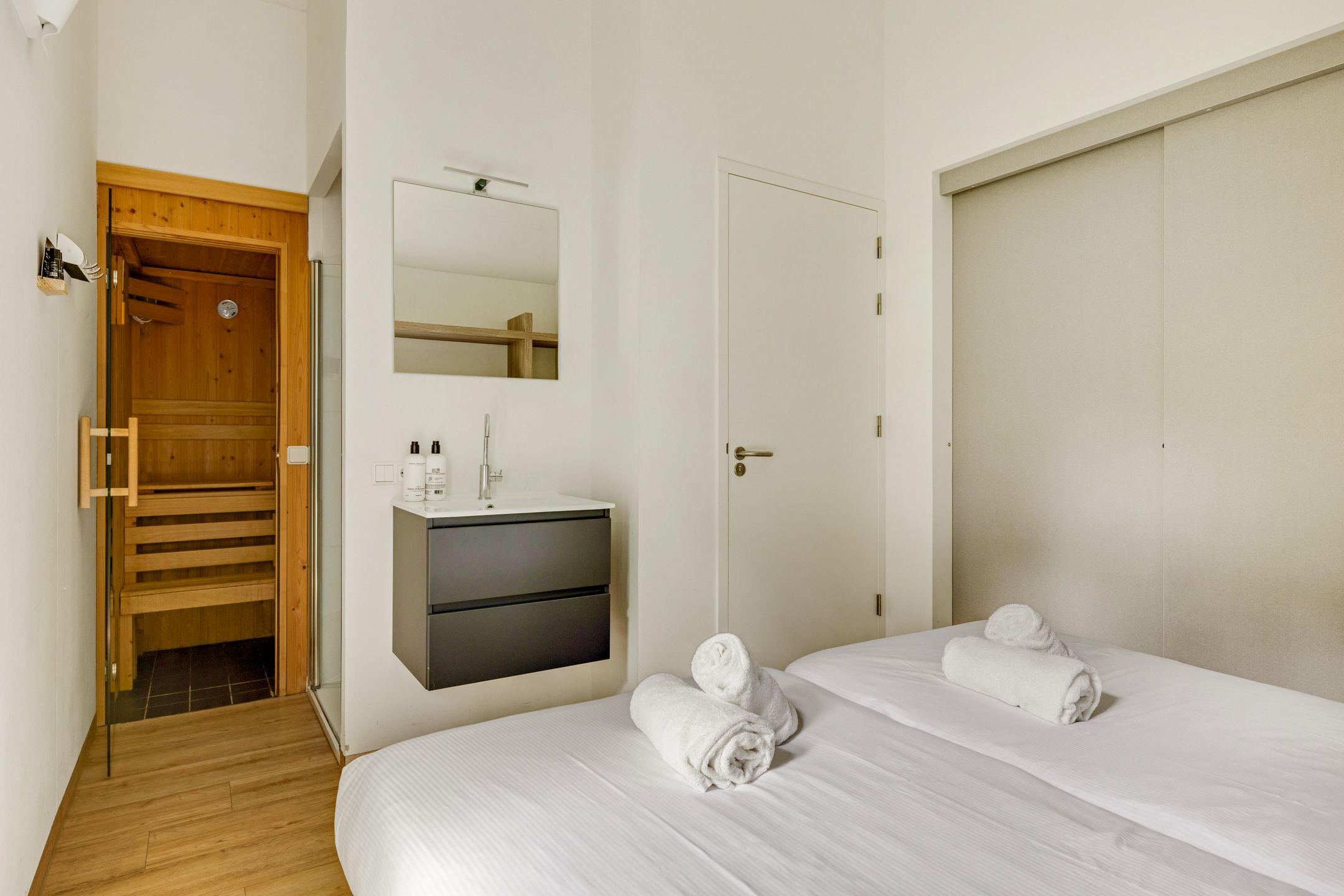 Photo 12 of Rading 2-28A