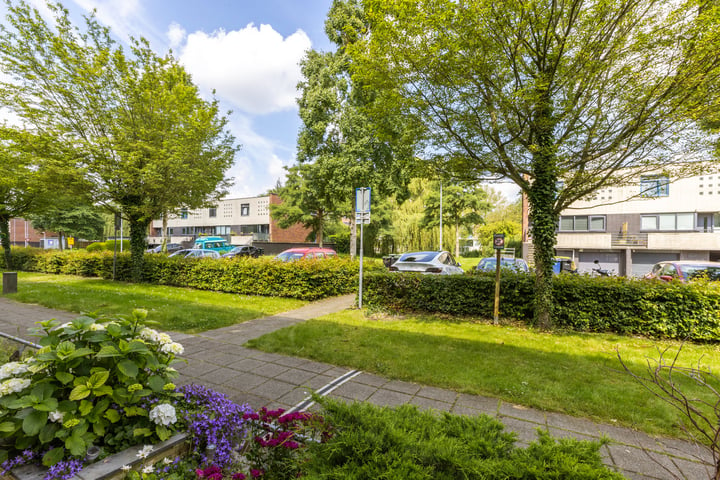 Bekijk foto 38 van Meindert Hobbemastraat 78