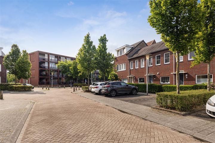 Bekijk foto 30 van Canneveltstraat 5