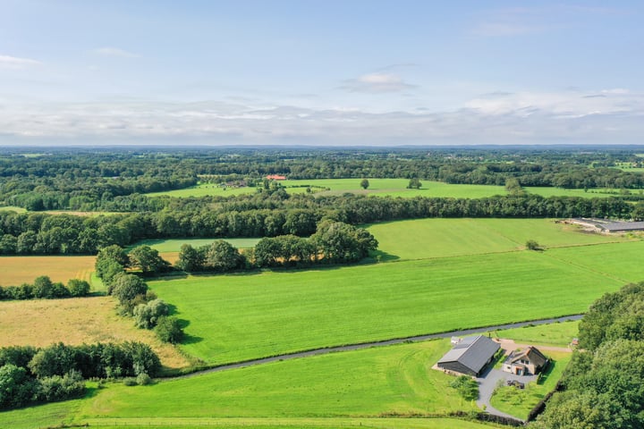 View photo 2 of Dronkelaarseweg 31