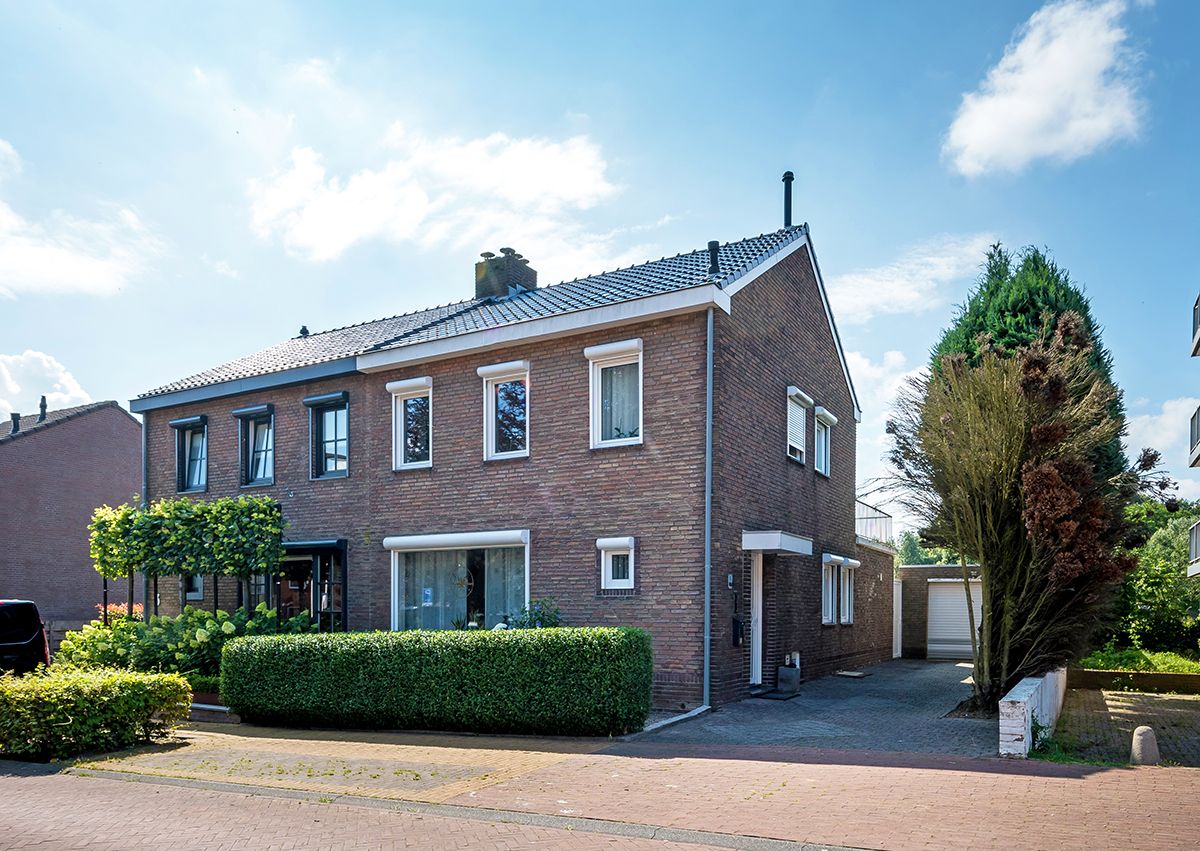 Foto 1 van Burg.Savelberglaan 5