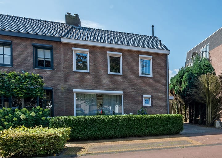 Foto 2 van Burg.Savelberglaan 5