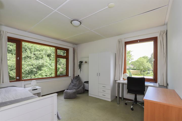 View photo 46 of Heerstraat 18