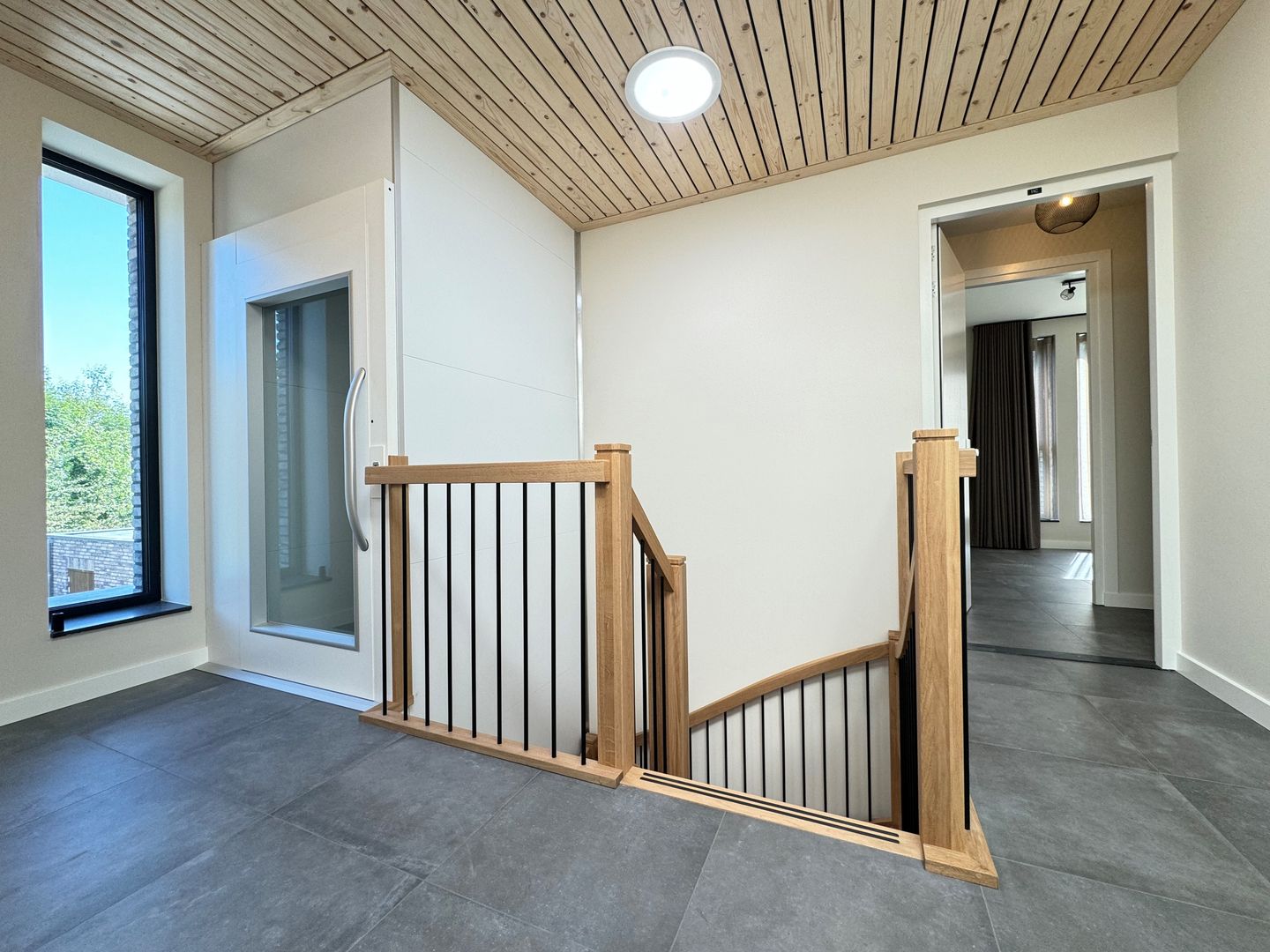 Foto 14 van Burg. Gremstraat 11