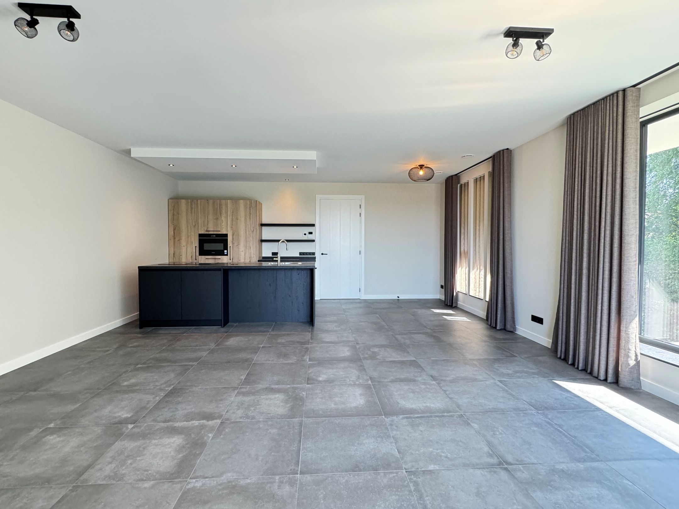 Foto 18 van Burg. Gremstraat 11