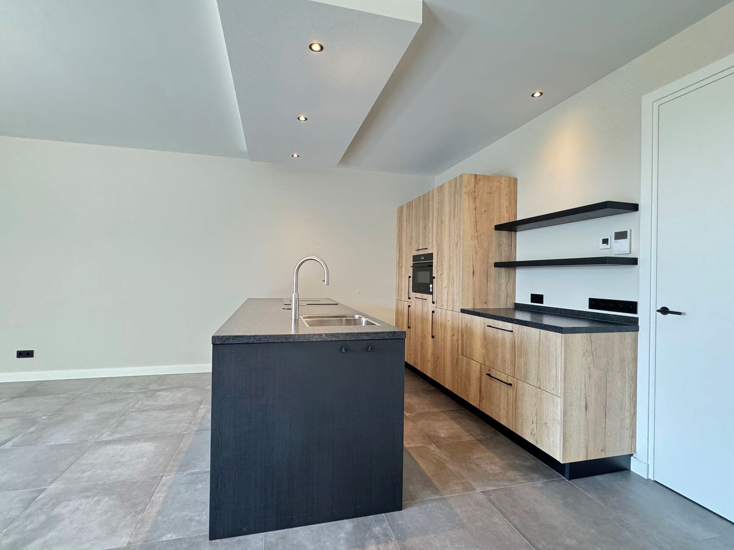 Foto 19 van Burg. Gremstraat 11