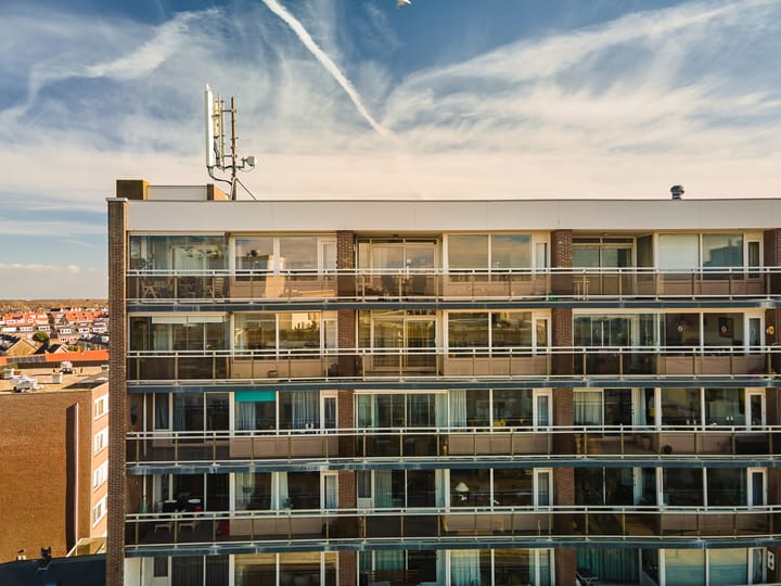 Photo 4 of Parallel Boulevard 274