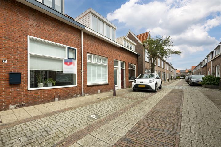 Bekijk foto 30 van Mr. de Fremerystraat 32