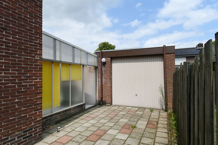 Bekijk foto 2 van Maasgouwstraat 19