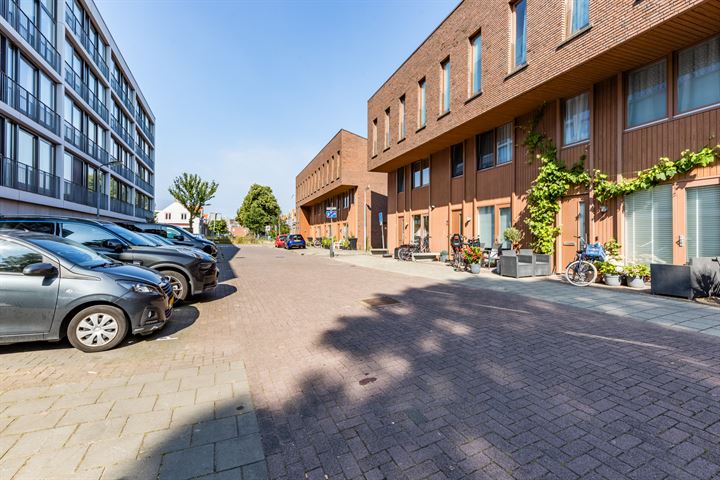 Bekijk foto 33 van Belgischestraat 103