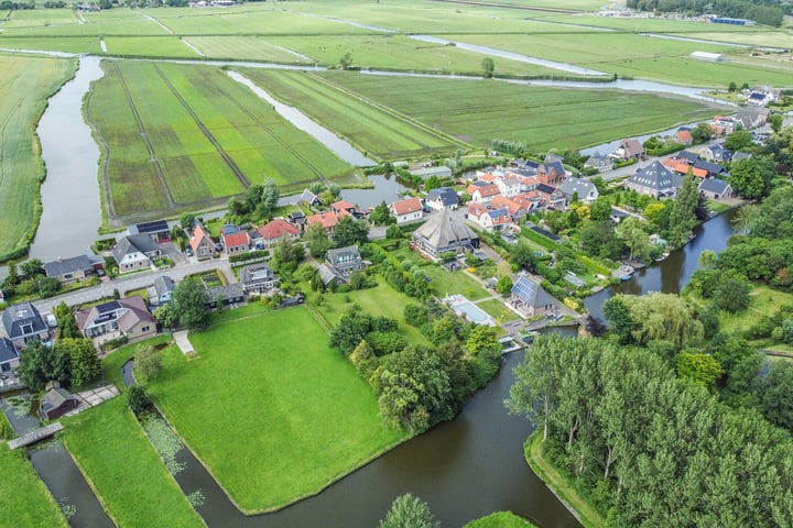 View photo 39 of Oosteinde 48