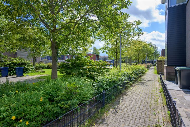 Bekijk foto 32 van Meindert Hobbemastraat 74