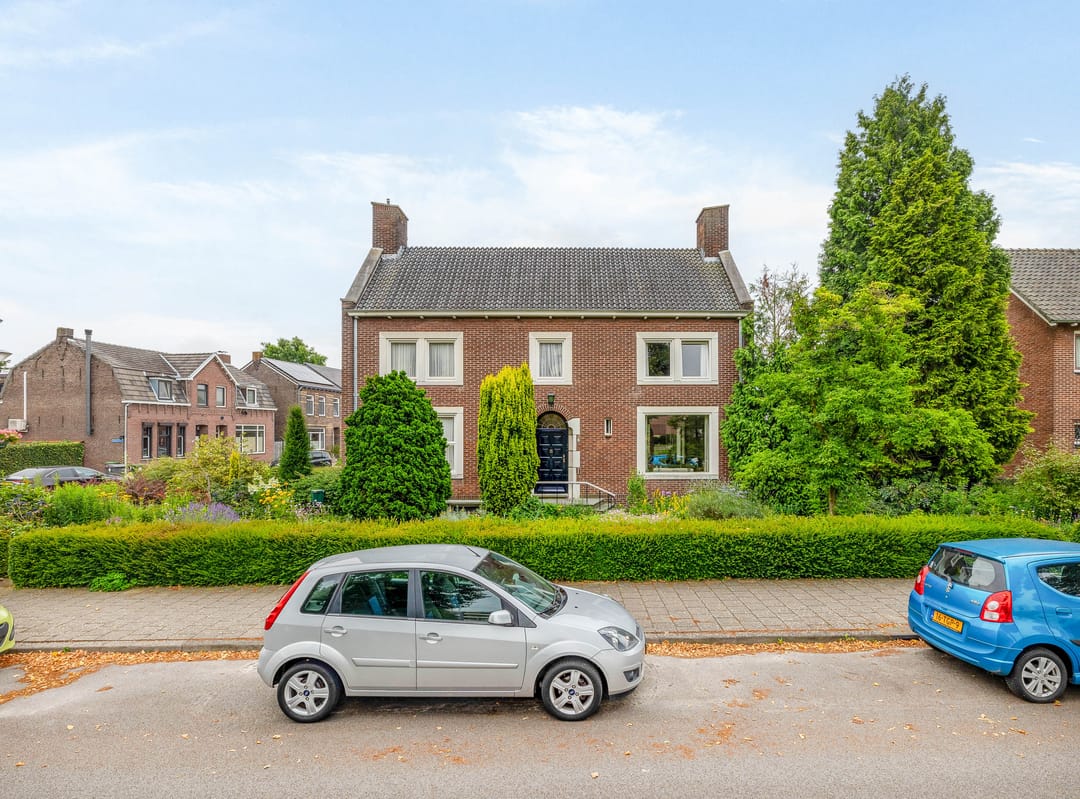 Foto 1 van Raadhuislaan 1