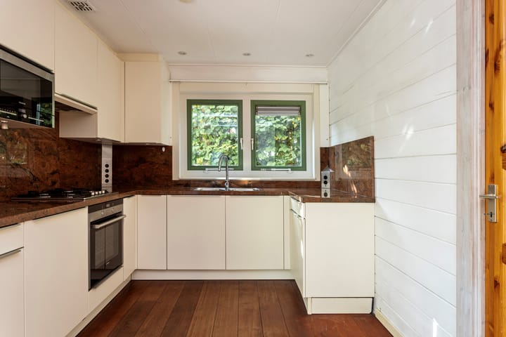 Photo 15 of Leeuweriklaan 46