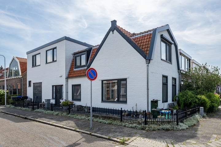 View photo 4 of Geleijn Cornelissestraat 9