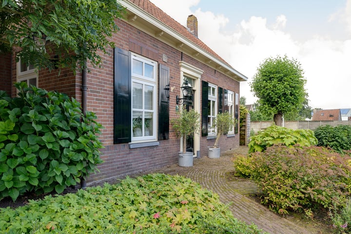 View photo 13 of Arent van Lierstraat 27-A