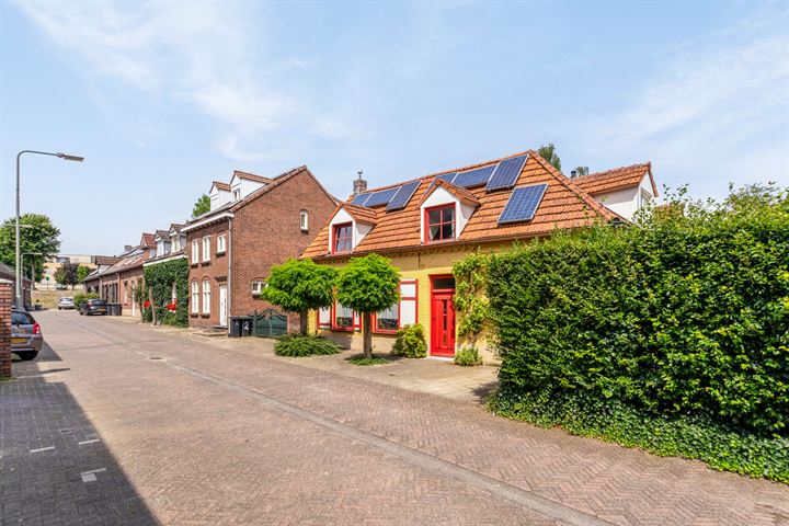 Bekijk foto 42 van Roermondsestraat 2