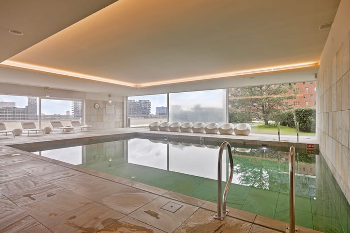 Foto 21 van Van der Hoevenplein 78