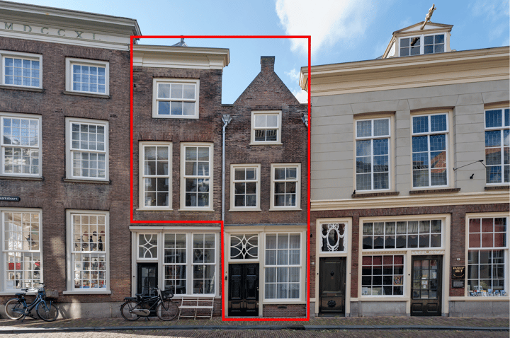 Foto 1 van Grotekerksbuurt 4