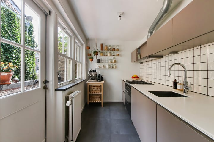 Foto 13 van Grotekerksbuurt 4