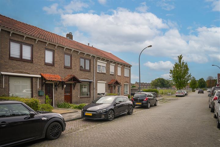 Bekijk foto 27 van Baardwijksestraat 83