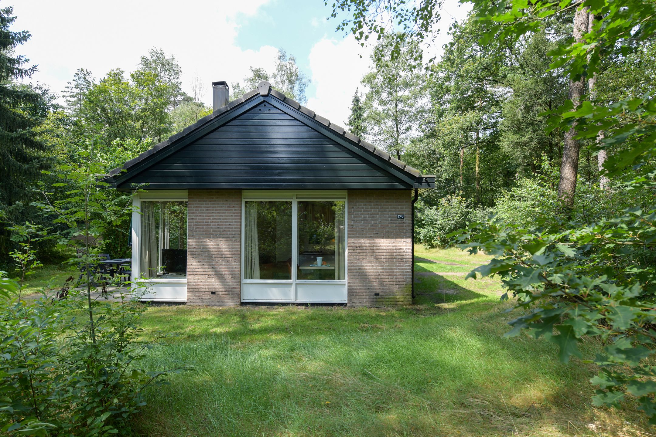 2-bedroom freehold villa in Uddel — photo 2 of 5