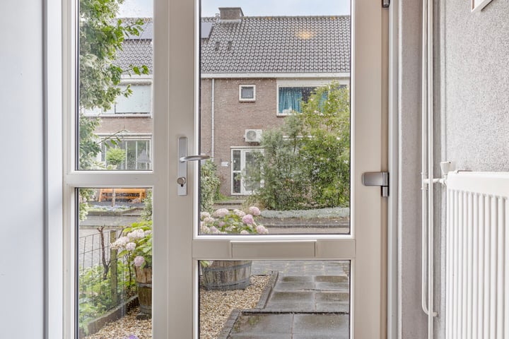 Bekijk foto 10 van Cornelis Trooststraat 22