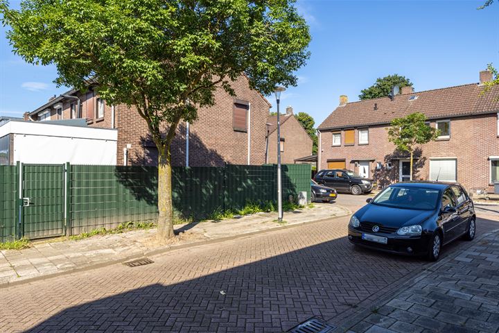 Bekijk foto 3 van Burchtstraat 14