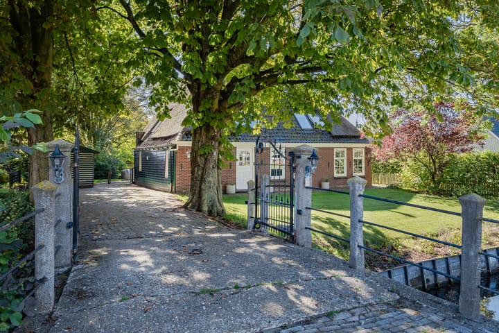 Photo 32 of Zwaagdijk 91