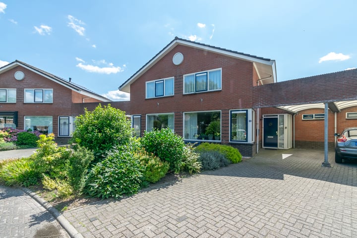 Bekijk foto 1 van Gruythuysenlaan 18