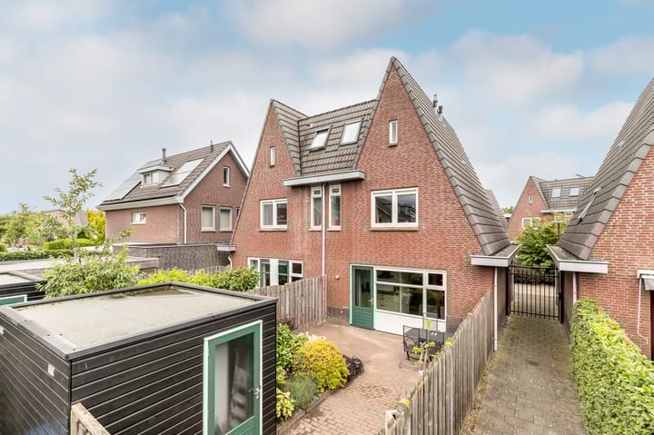 Foto 2 van Warmoeshof 6