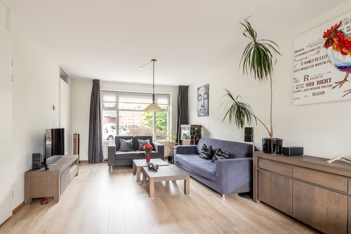 Foto 7 van Warmoeshof 6