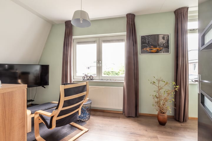 Foto 11 van Warmoeshof 6