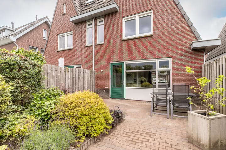 Foto 20 van Warmoeshof 6