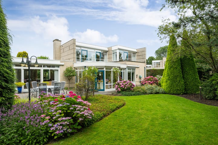 Foto 10 van Bomela 9