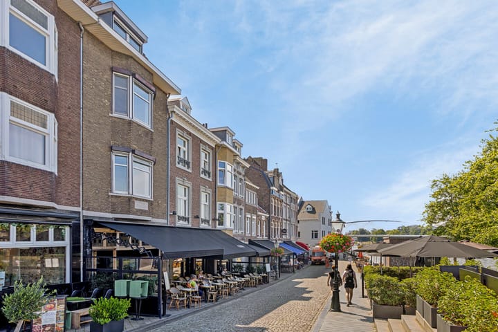 Foto 2 van Cörversplein 4