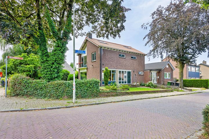 Bekijk foto van Meester Merkxstraat 1