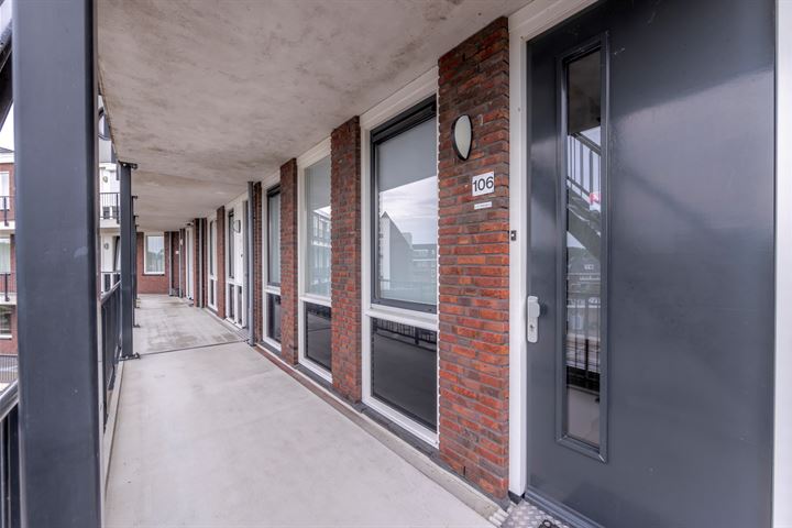 Bekijk foto 3 van Dorpsstraat 106